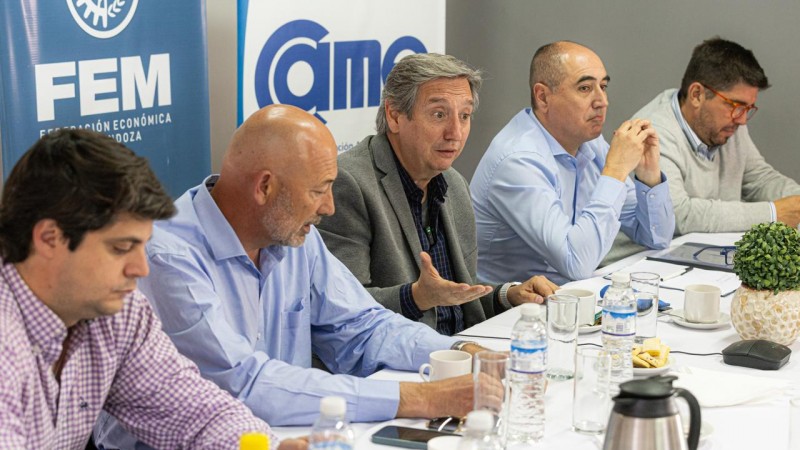 "Si el Estado no protege, te abandona": Félix se reunió con la FEM por la crisis que golpea al turismo y gastronomía